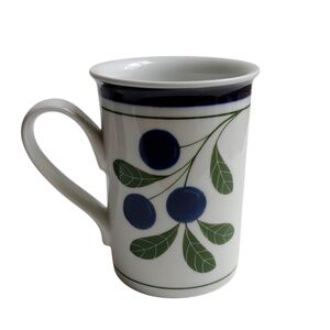 Dansk Berries Blueberry  White Coffee Porcelain Mug Looks New